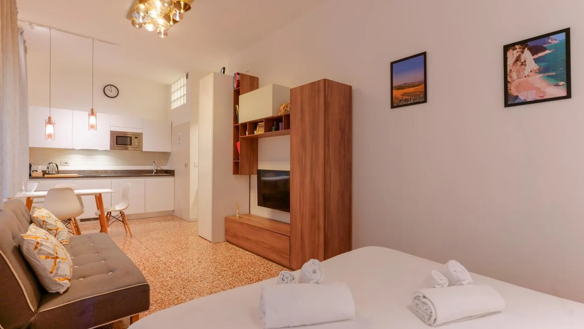 M&M Apartment Bologna 0*,  Italy